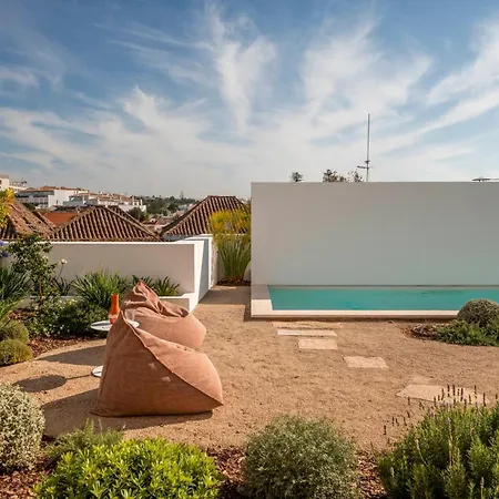 Danna Portuguese Design House Porta 11 Feriehus *